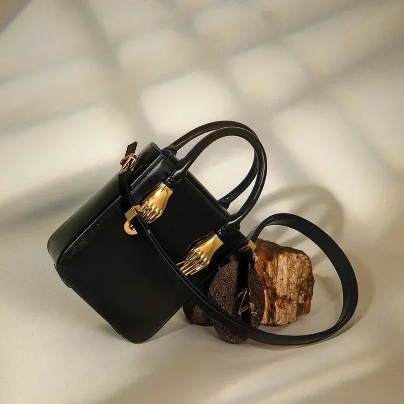 Bolsa de Couro Bellari Noir - Travas de mãozinhas