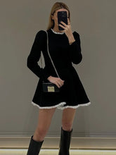 Vestido Curto de Camurça Retrô - Larissa